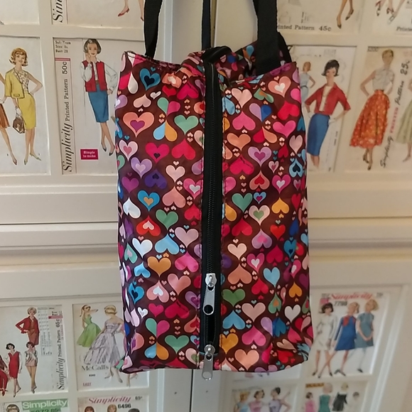 Heart motif multi colored overnight bag - Picture 6 of 9